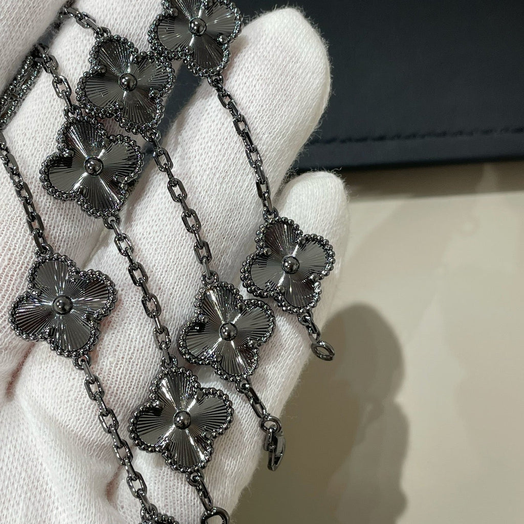 [Lumi]Neues schwarzes Armband mit Kleeblattmotiv (5 Motive)