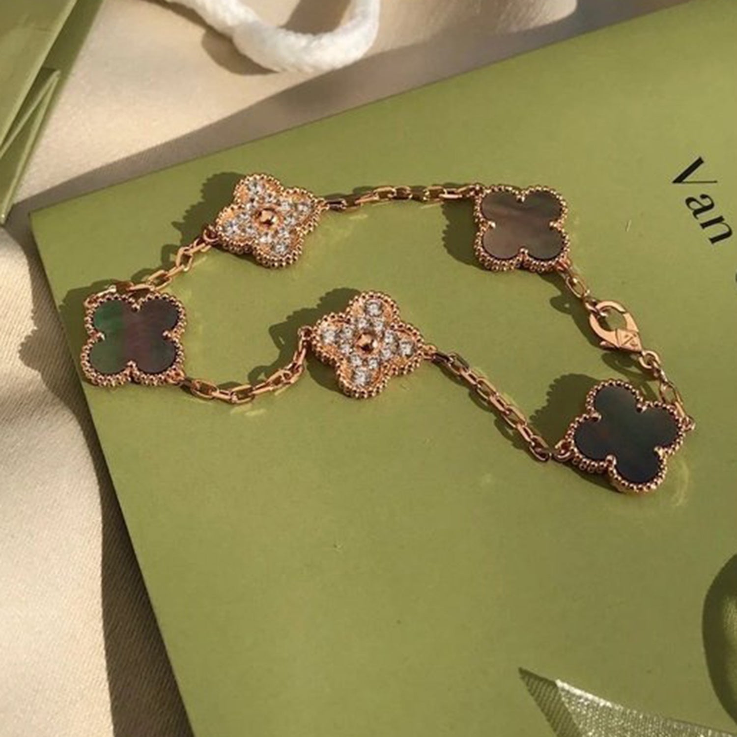 [Lumi]New  CLOVER 5 MOTIF GRAY MOP BRACELET COLLECTION