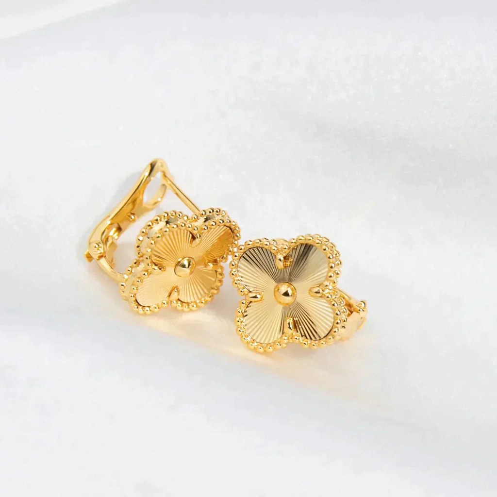 ¡®Lumi¡¯CLOVER MEDIUM 1 MOTIFS LASER EARRINGS