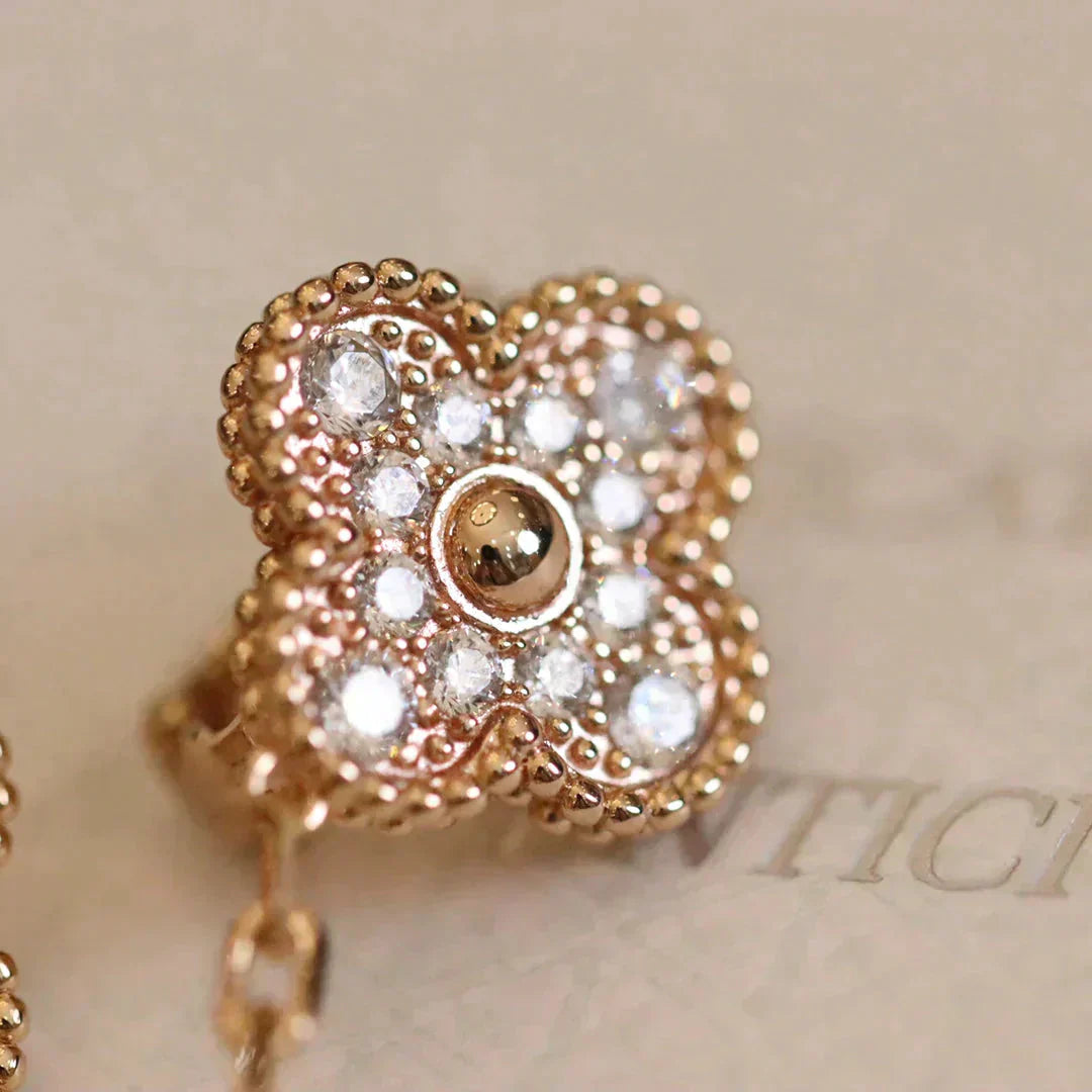 Lumi® CLOVER MEDIUM 1 MOTIFS FUll DIAMOND EARRINGS