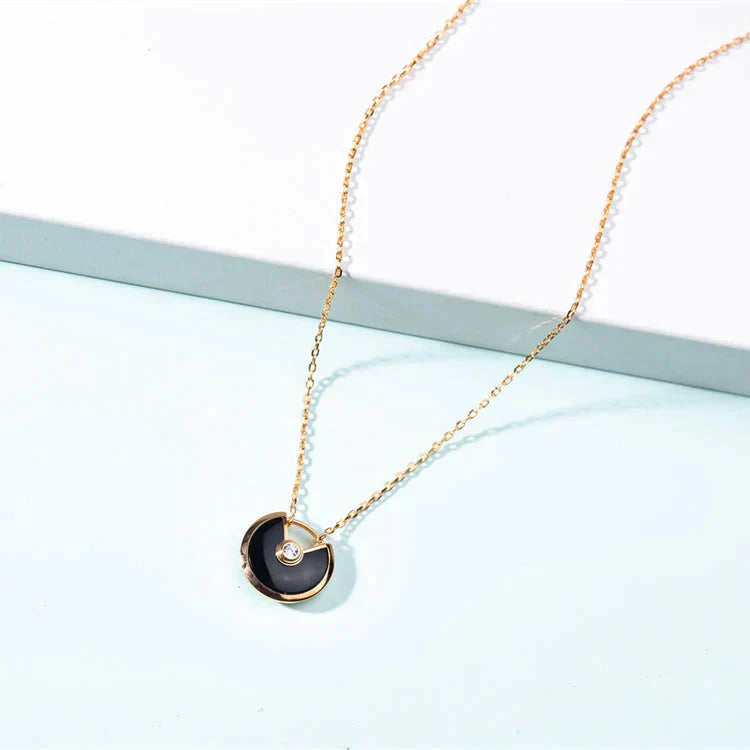 ¡®Lumi¡¯AMULETTE GOLD CARNELIAN ONYX NECKLACE