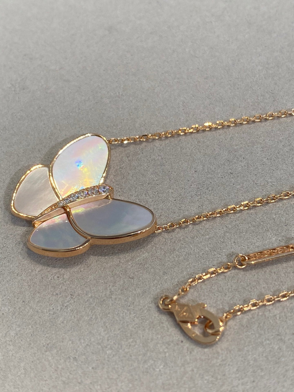 ¡®Lumi¡¯BUTTERFLY GOLD MOP DIAMOND NECKLACE