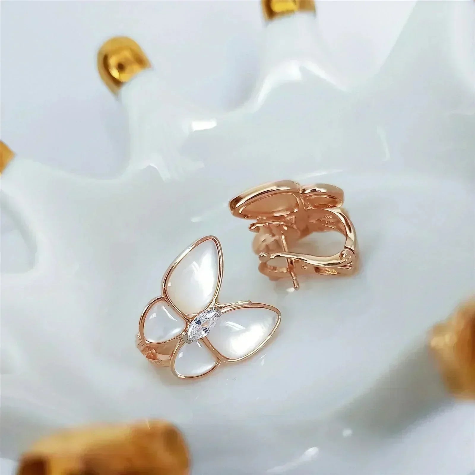 ¡®Lumi¡¯BUTTERFLY MOP DIAMOND EARRINGS