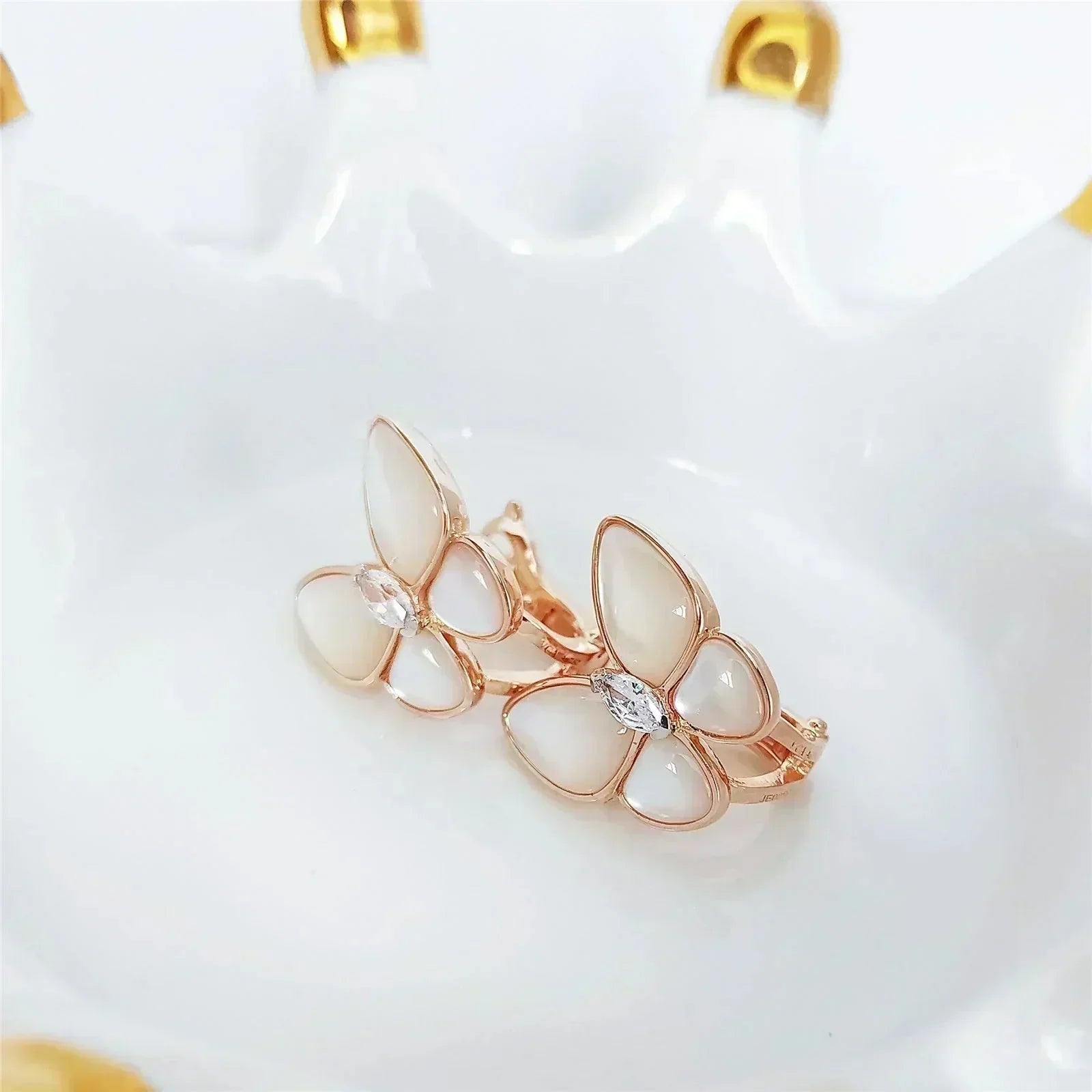 ¡®Lumi¡¯BUTTERFLY MOP DIAMOND EARRINGS