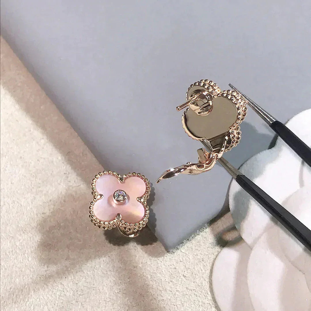 Lumi® CLOVER MEDIUM 1 MOTIFS PINK MOP DIAMOND EARRINGS