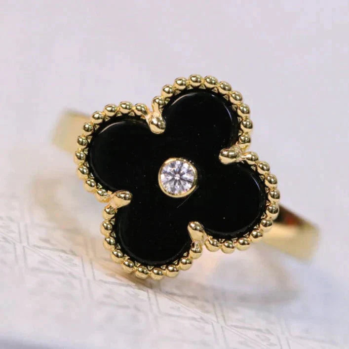 Lumi® CLOVER ONYX RING GOLD DIAMOND