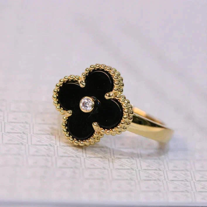 Lumi® CLOVER ONYX RING GOLD DIAMOND