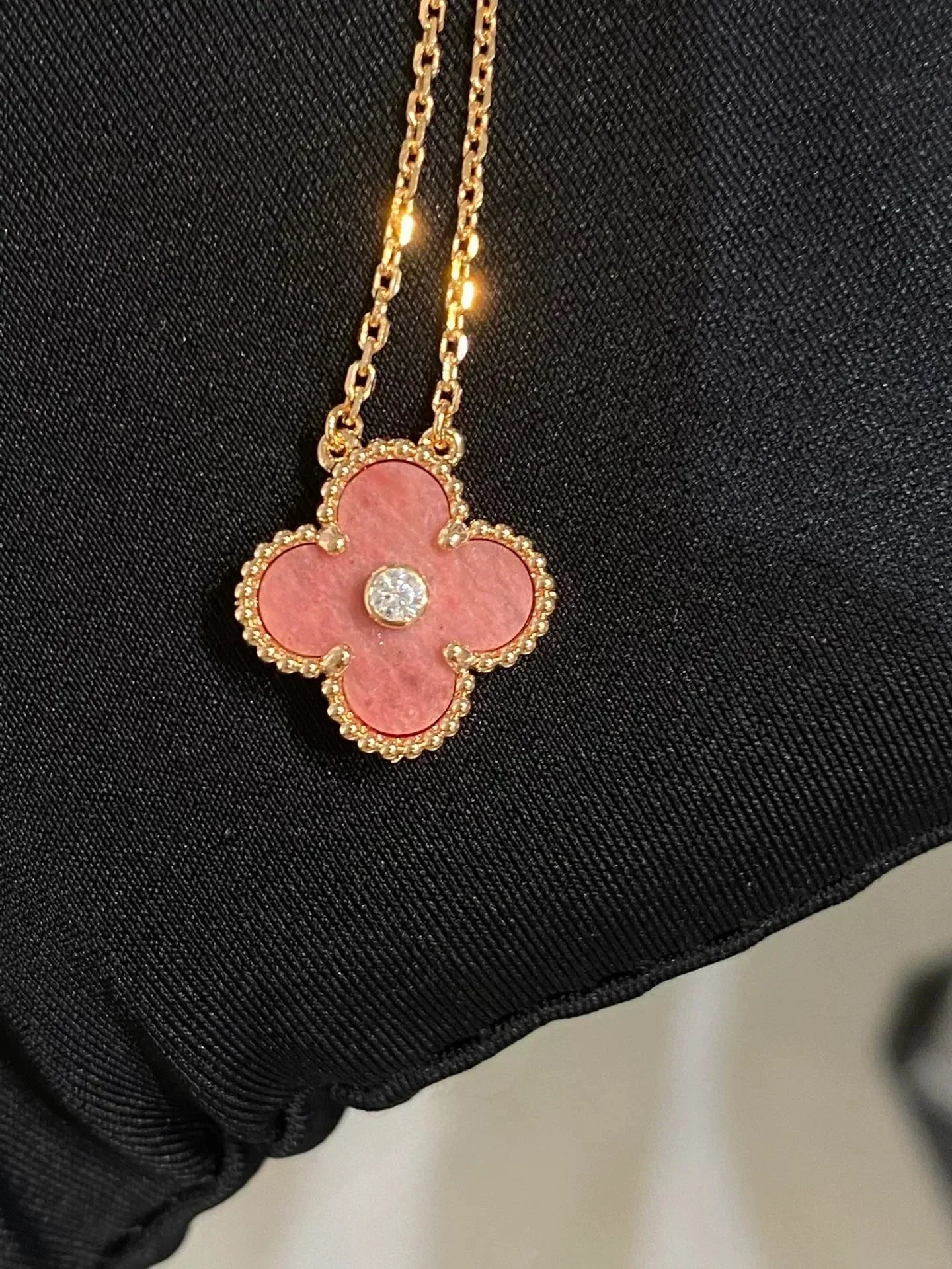 ¡®Lumi¡¯CLOVER 15MM DIAMOND RHODONITE NECKLACE