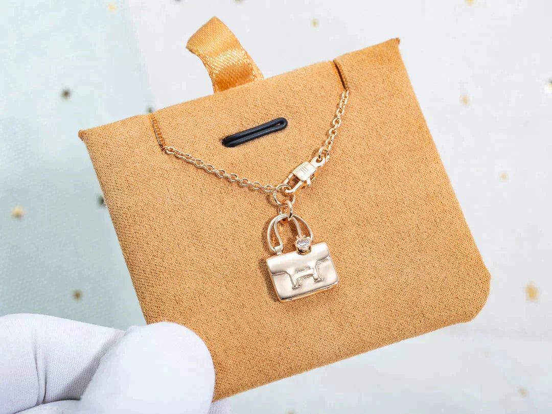 ¡®Lumi¡¯AMULETTE PEDANT ROSE GOLD NECKLACE
