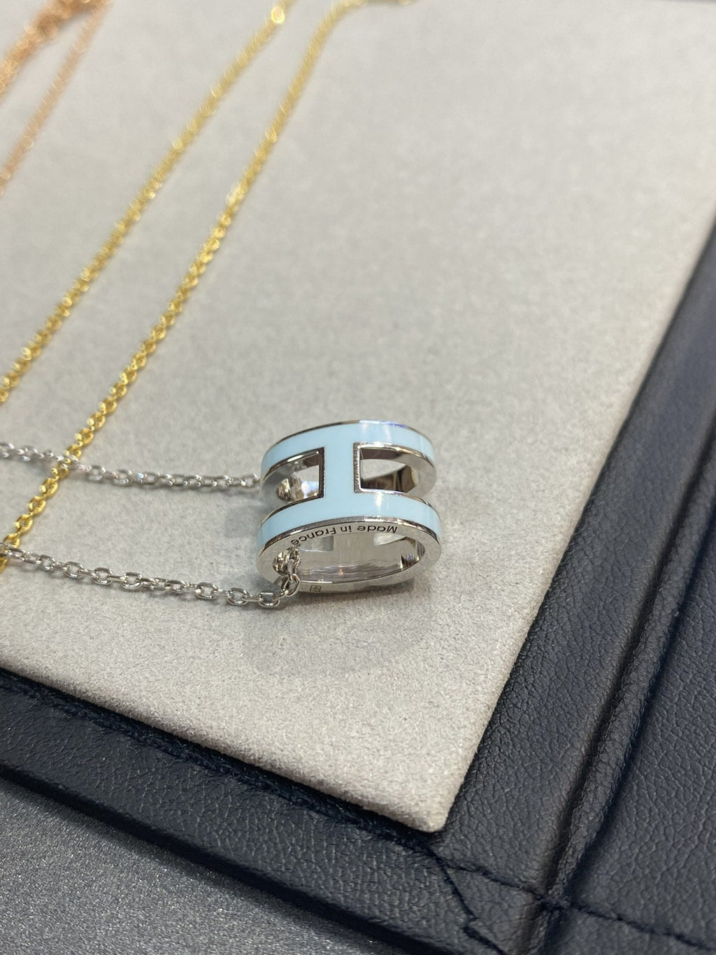 ¡®Lumi¡¯POP H LIGHT BLUE NECKLACE