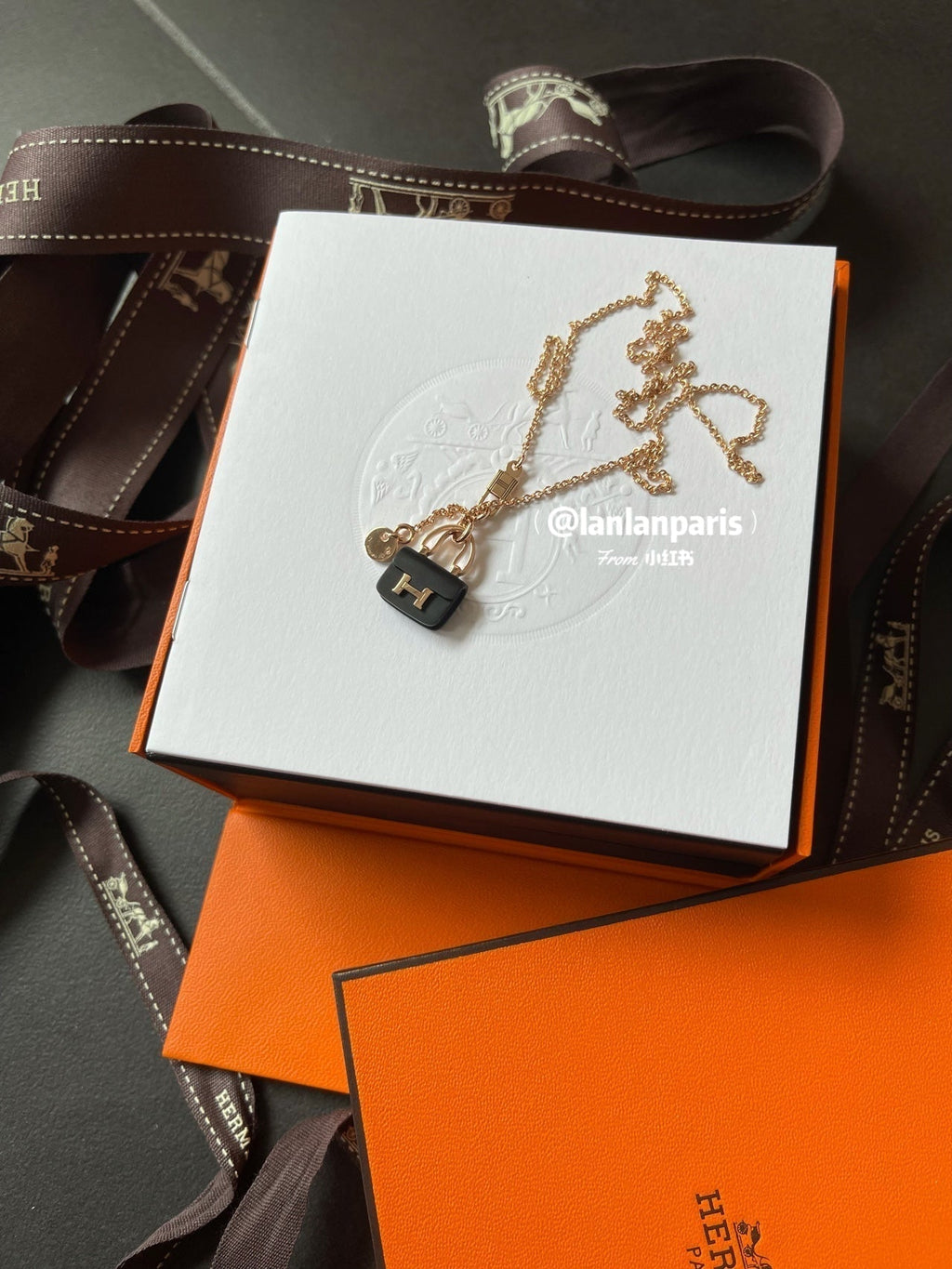 ¡®Lumi¡¯CONSTANCE BLACK PEDANT PINK GOLD NECKLACE