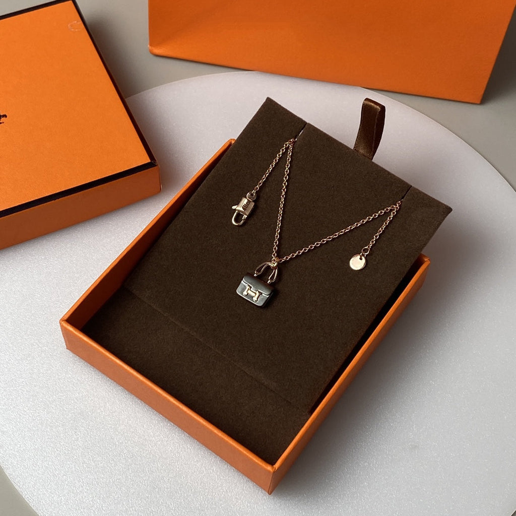 ¡®Lumi¡¯CONSTANCE BLACK PEDANT PINK GOLD NECKLACE