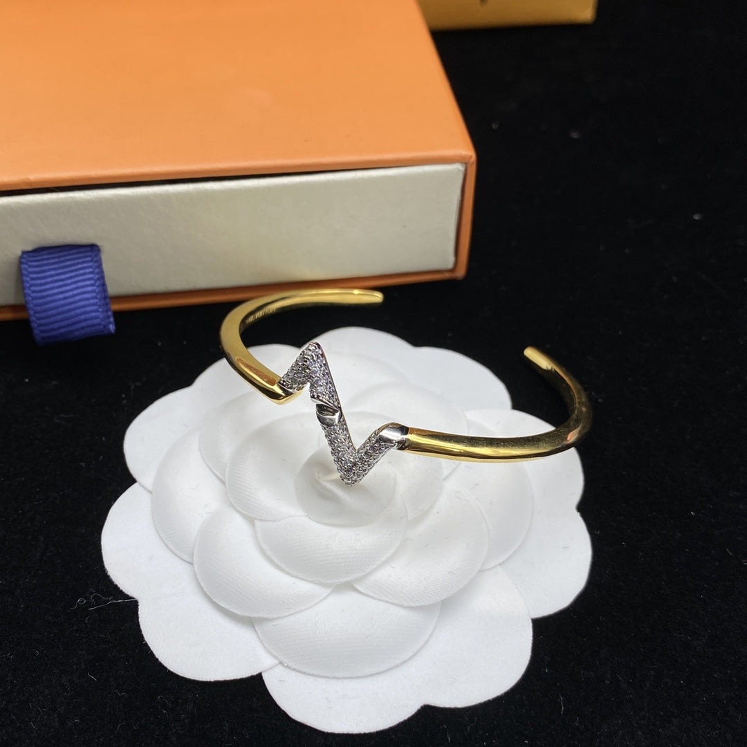 ¡®Lumi¡¯VOLTE UPSITE DOWN DIAMOND GOLD OPEN BRACELET