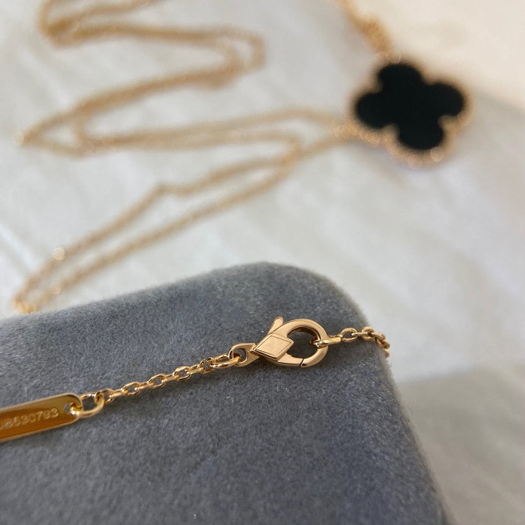 ¡®Lumi¡¯CLOVER 25MM NECKLACE GOLD ONYX