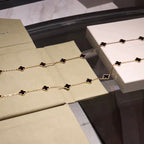 ¡®Lumi¡¯CLOVER 20 MOTIFS ONYX NECKLACE