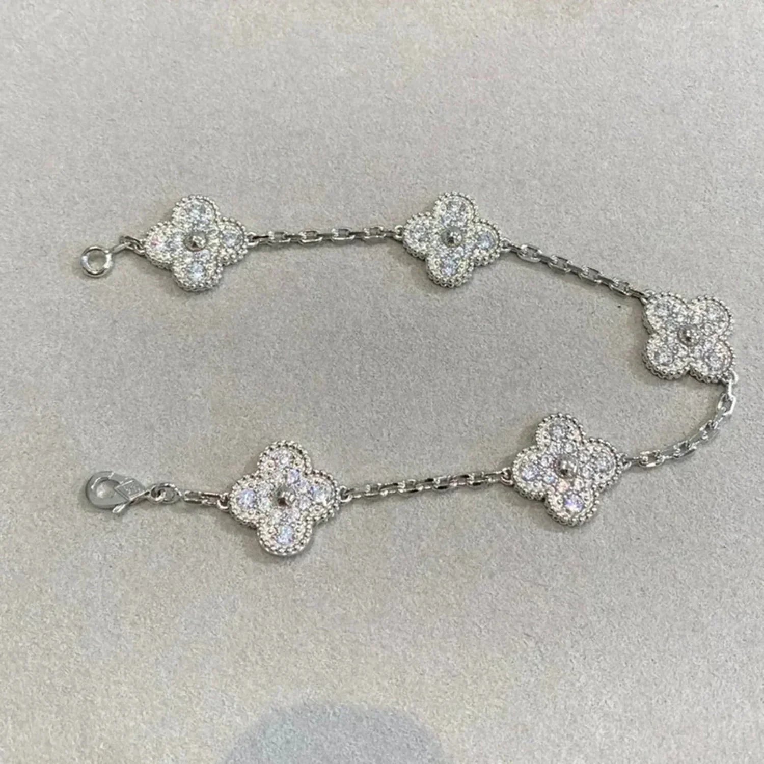 [Lumi] Neue CLOVER 5 MOTIF VOLLDIAMANT-ARMBANDKOLLEKTION