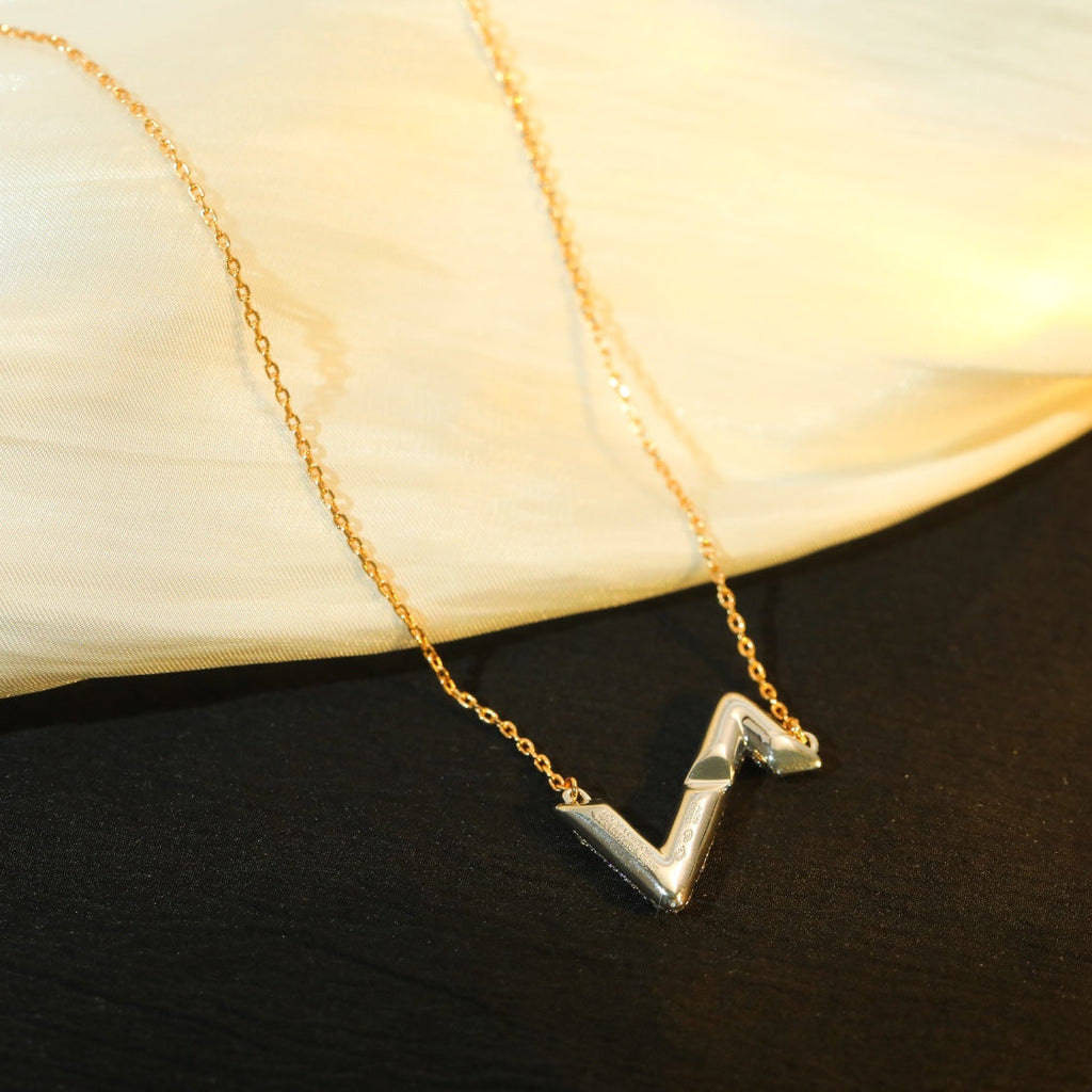 ¡®Lumi¡¯VOLT SILVER DIAMOND PEDANT NECKLACE