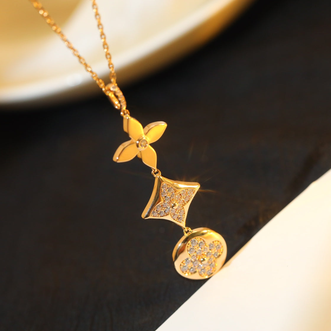 ¡®Lumi¡¯STAR AND SUN DIAMOND PINK GOLD NECKLACE