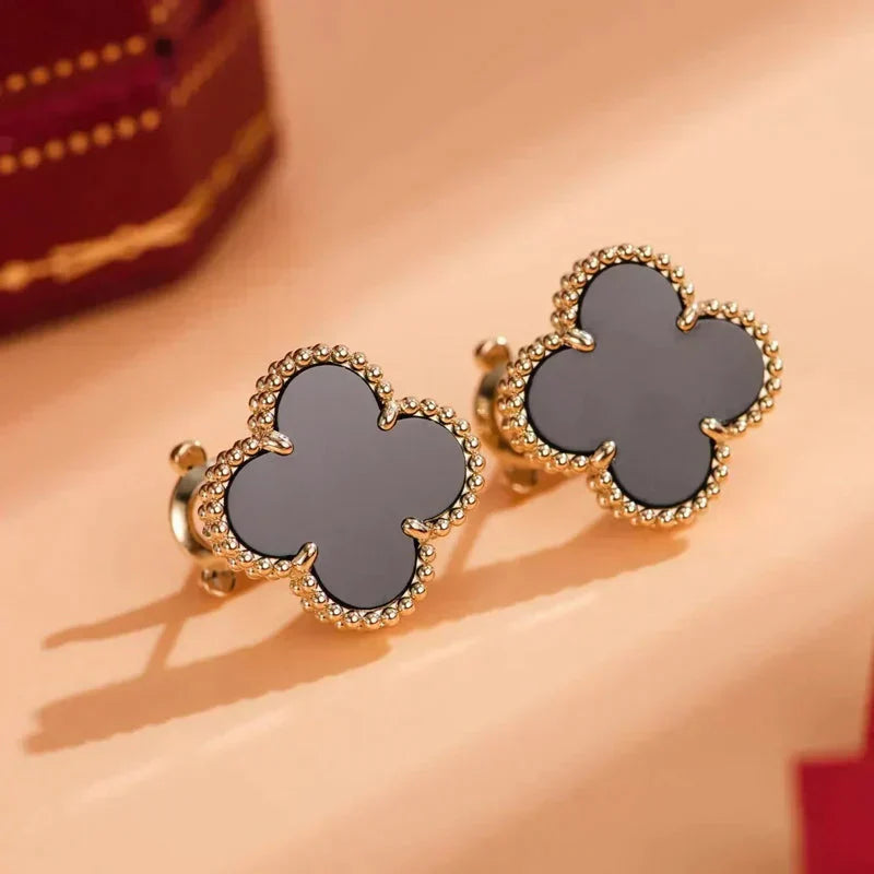 Lumi® CLOVER MEDIUM 1 MOTIFS ONYX STUD EARRINGS