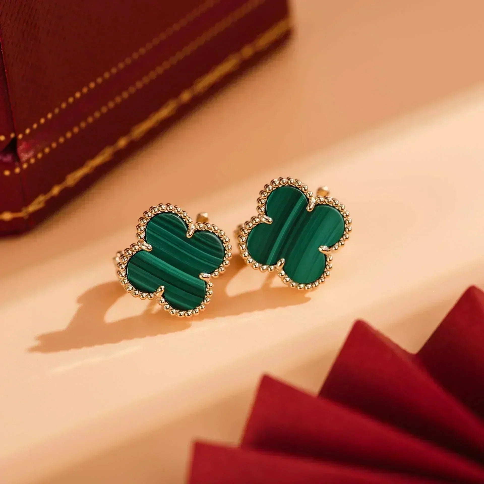 Lumi® CLOVER MEDIUM 1 MOTIFS MALACHITE EARRINGS