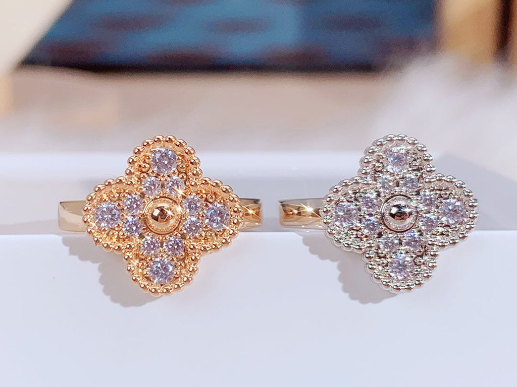 Lumi® CLOVER DIAMOND RING