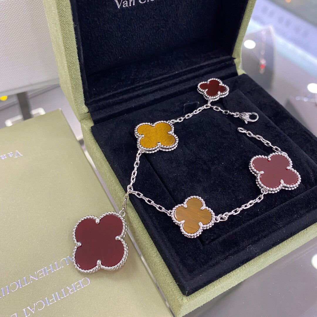 Lumi® CLOVER 5 MOTIFS SIVLER CARNELIAN TIGER EYE ARMBAND