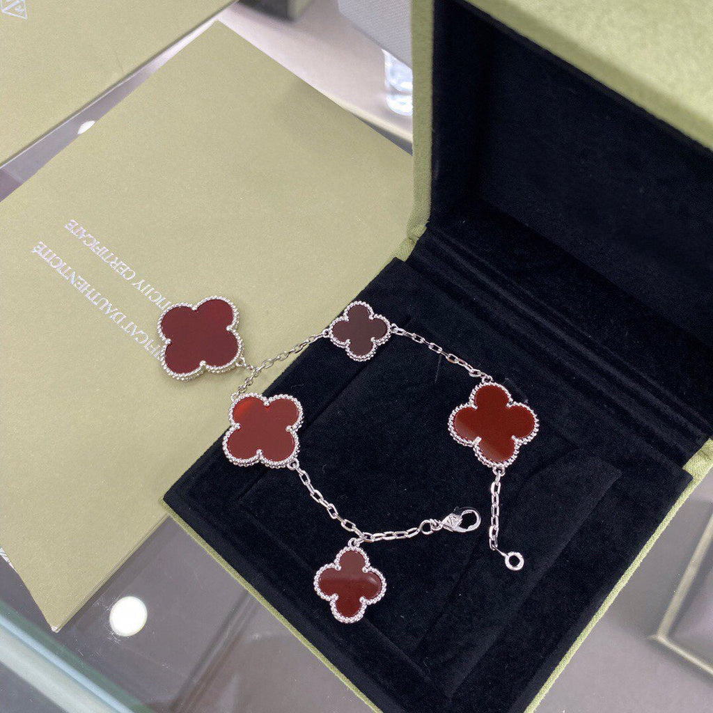 Lumi® CLOVER 5 MOTIFS SIVLER CARNELIAN ARMBAND