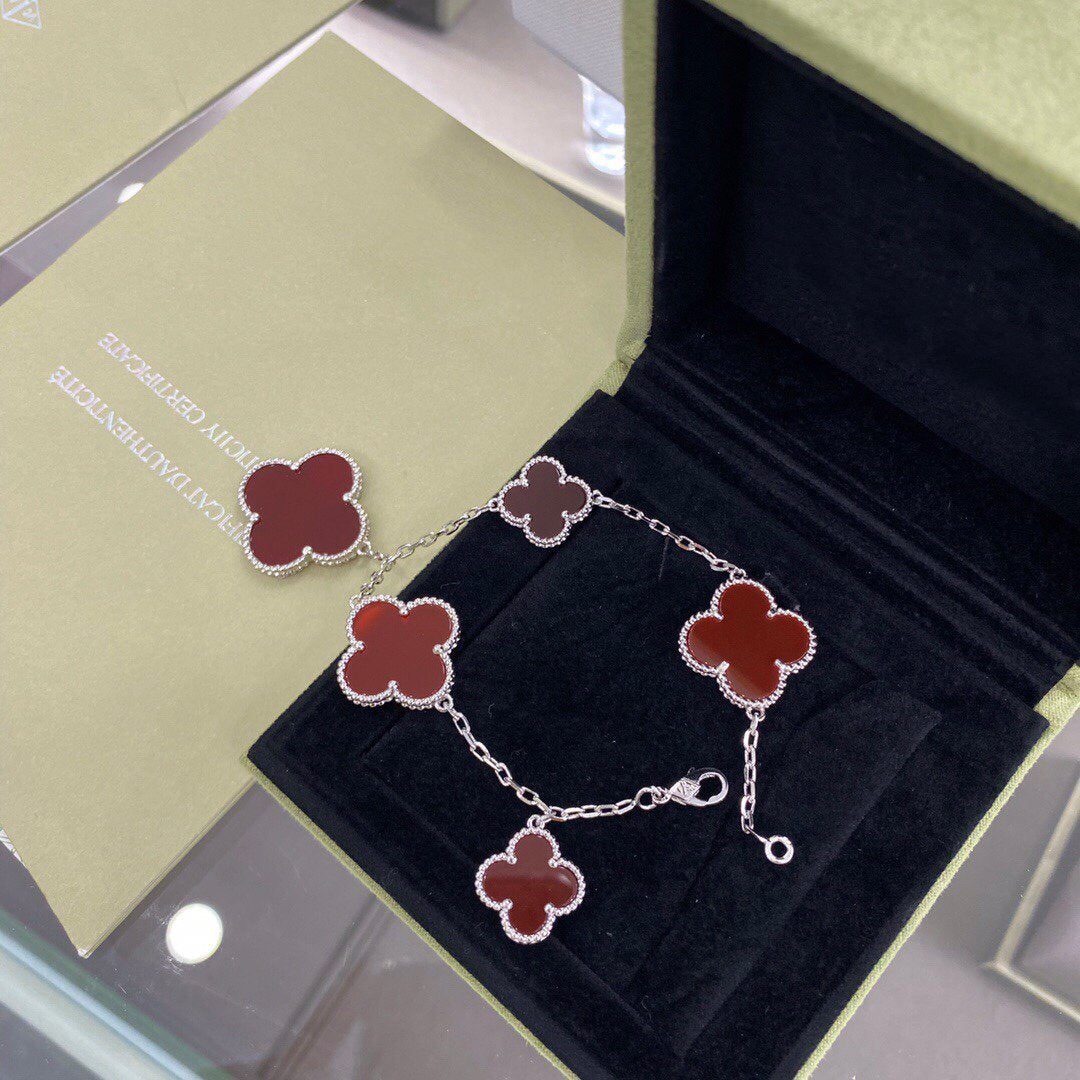 Lumi® CLOVER 5 MOTIFS SIVLER CARNELIAN ARMBAND