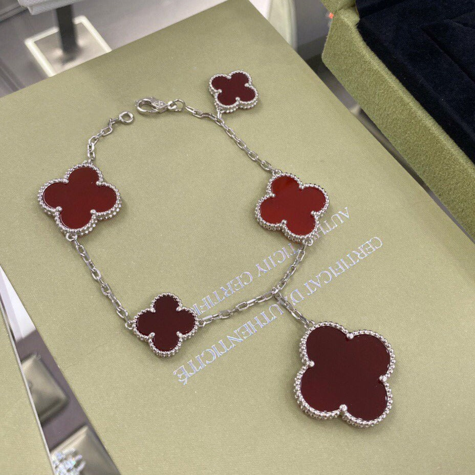 Lumi® CLOVER 5 MOTIFS SIVLER CARNELIAN ARMBAND