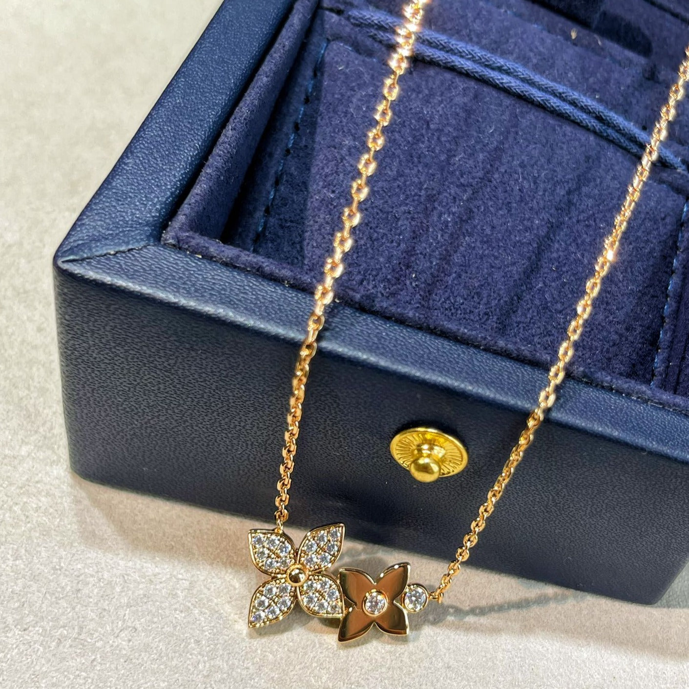 ¡®Lumi¡¯STAR BLOSSOM NECKLACE PINK GOLD DIAMONDS