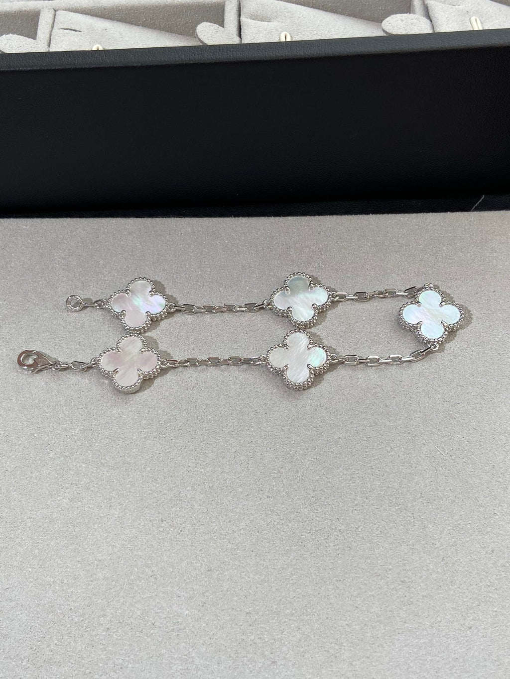 [Lumi]New CLOVER WHITE PEARL MOP 5 MOTIF BRACELET COLLECTION