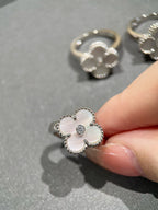 ¡®Lumi¡¯CLOVER SILVER MOP DIAMOND RING