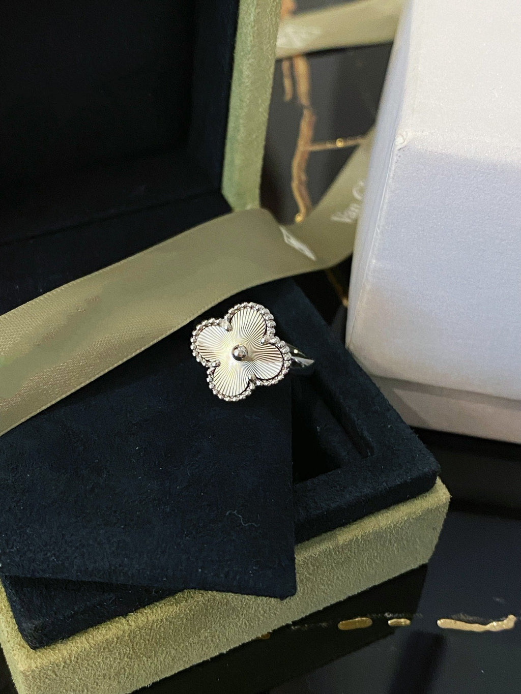 Lumi® CLOVER SILBERRING