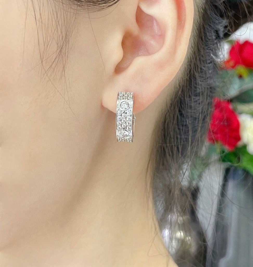 Lumi's LOVE 5,5 mm Diamant-Pavé-Ohrringe