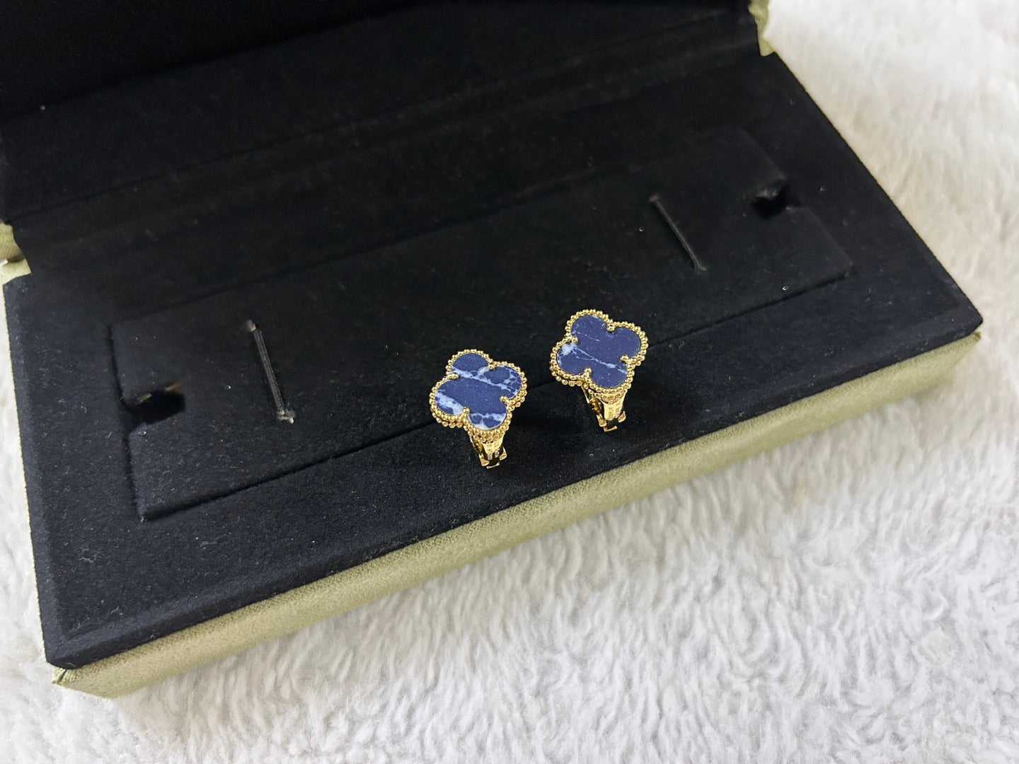 ¡®Lumi¡¯CLOVER PIETERSITE MEDIUM STUD EARRINGS
