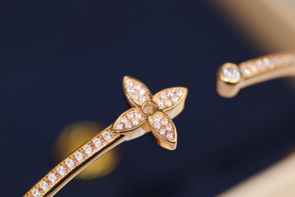 ¡®Lumi¡¯IDYLLE PINK GOLD OPEN BRACELET DIAMOND PAVED