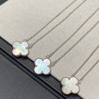 ¡®Lumi¡¯CLOVER MEDIUM SILVER WHITE MOP NECKLACE