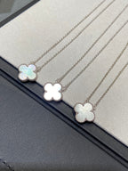 ¡®Lumi¡¯CLOVER MEDIUM SILVER WHITE MOP NECKLACE