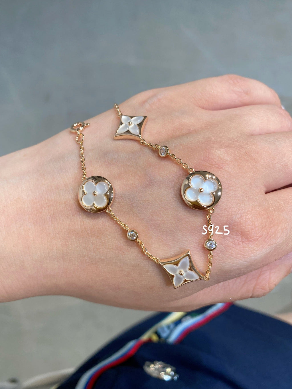¡®Lumi¡¯STAR AND SUN 4 MOTIF WHITE MOP PINK GOLD BRACELET
