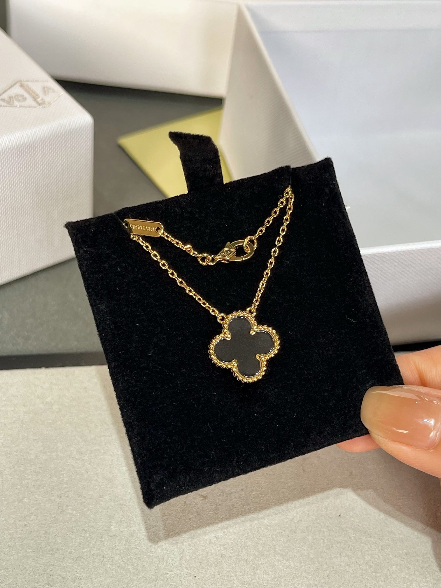 ¡®Lumi¡¯CLOVER ROCK CRYSTAL ROSE GOLD NECKLACE