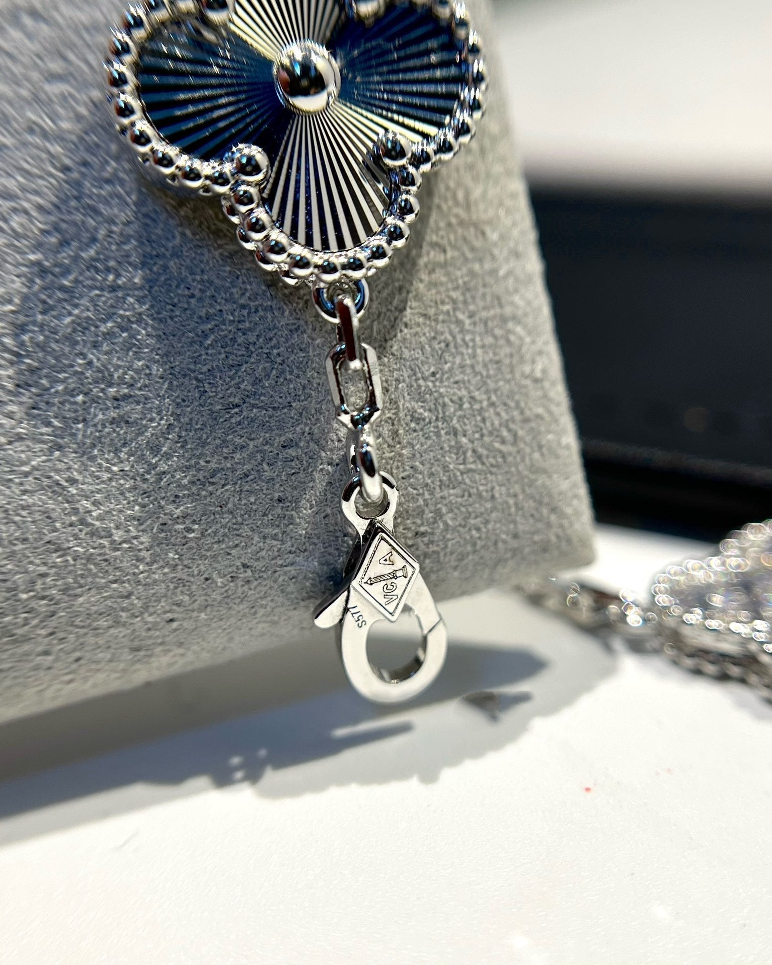 [Lumi]New  CLOVER 5 MOTIF LASER BRACELET COLLECTION