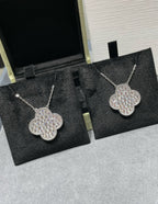 ¡®Lumi¡¯CLOVER 25MM LARGE PENDANT DIAMOND PAVED SILVER NECKLACE