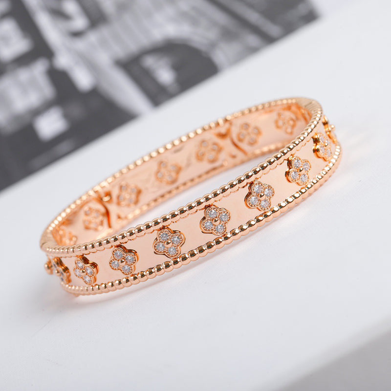 Lumi® Kleeblatt-Armband mit 8 mm Diamanten