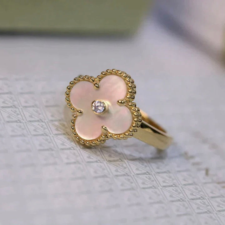 Lumi® CLOVER PINK MOP RING GOLD DIAMOND