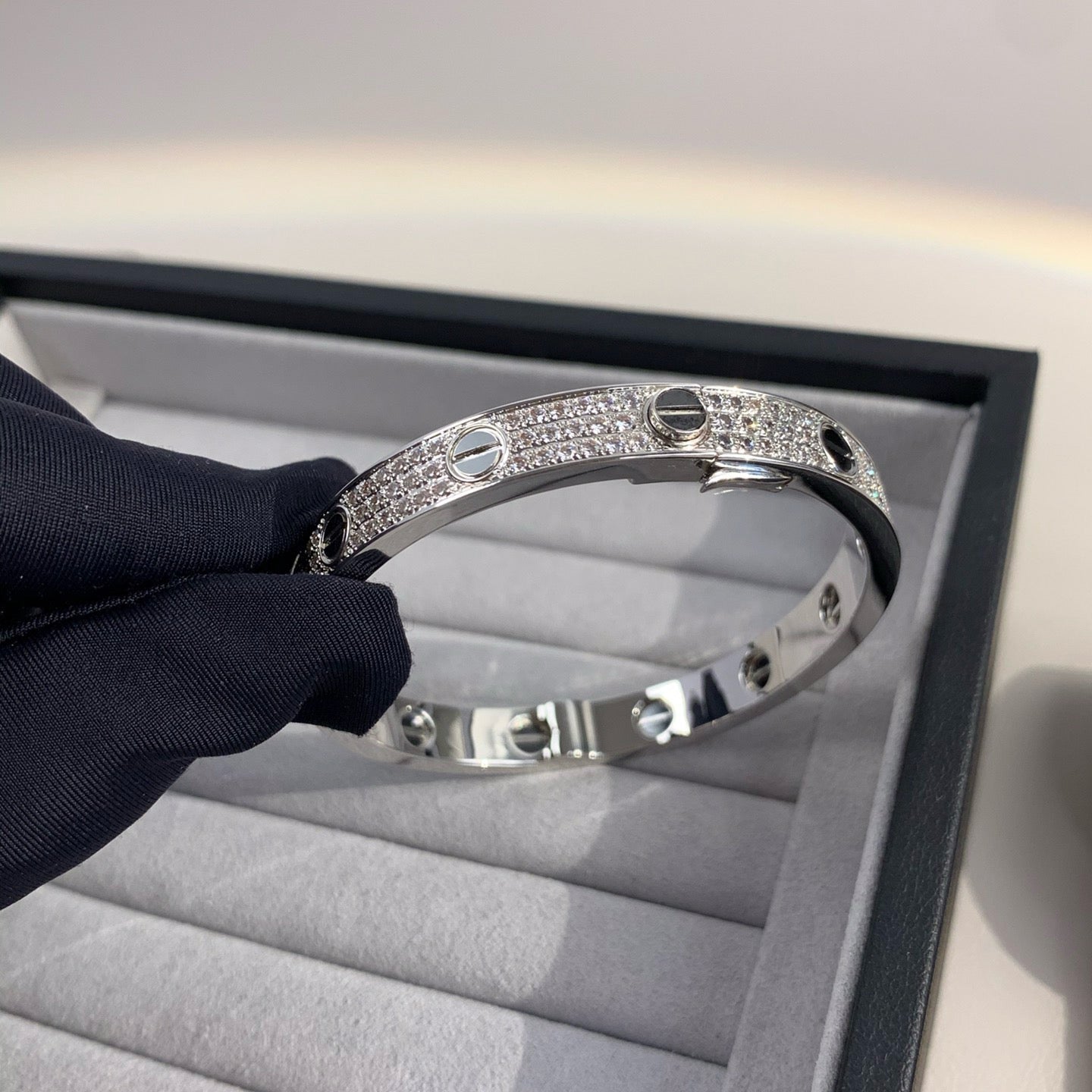 ¡®Lumi¡¯LOVE BRACELET 6.1MM DIAMOND-PAVED CERAMIC