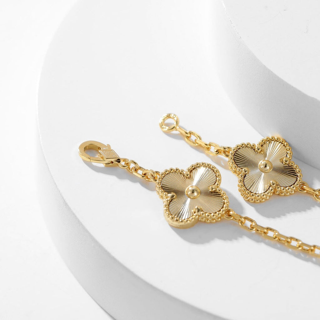 ¡®Lumi¡¯CLOVER 10 MOTIFS LASER NECKLACE