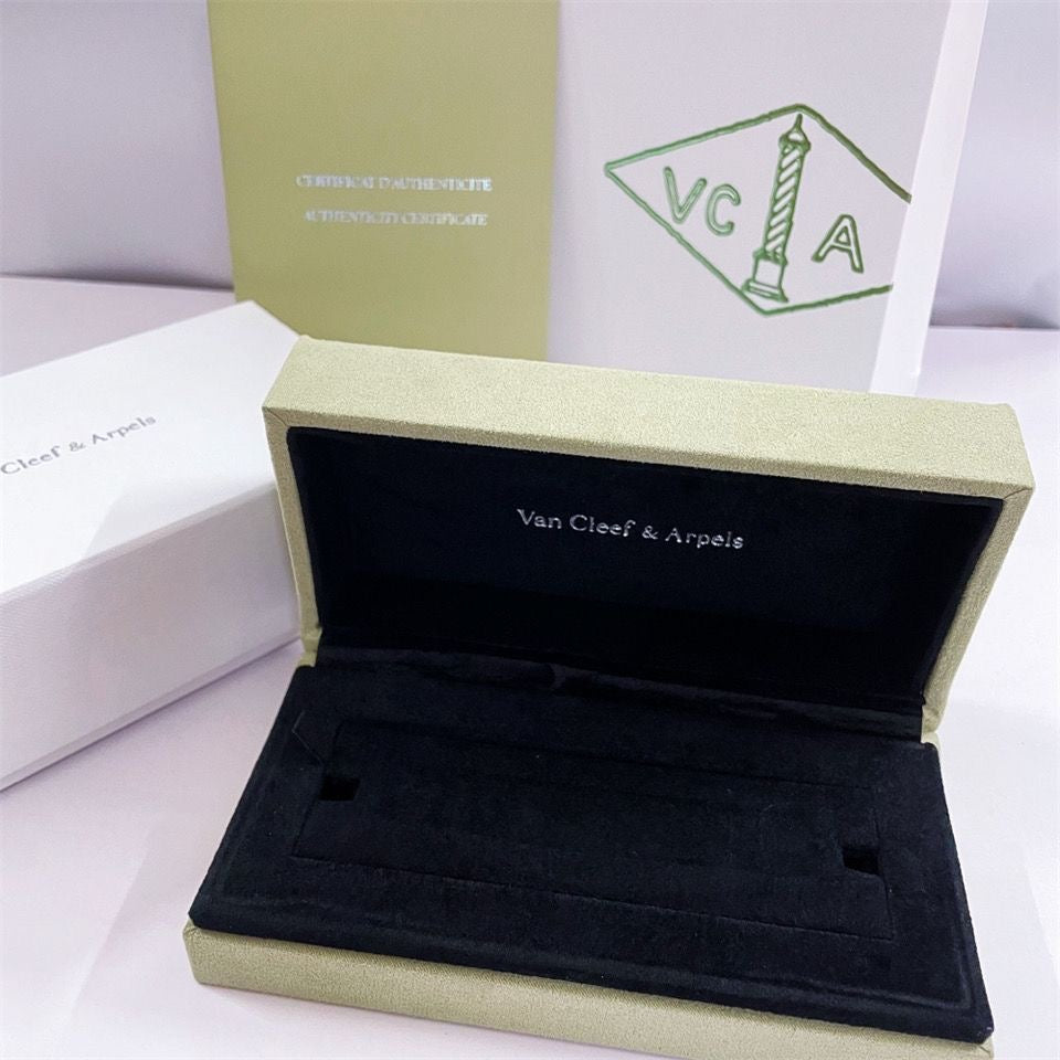 LumiVA Kleeblatt-Armband, Halskette, Ringbox, Geschenktüte