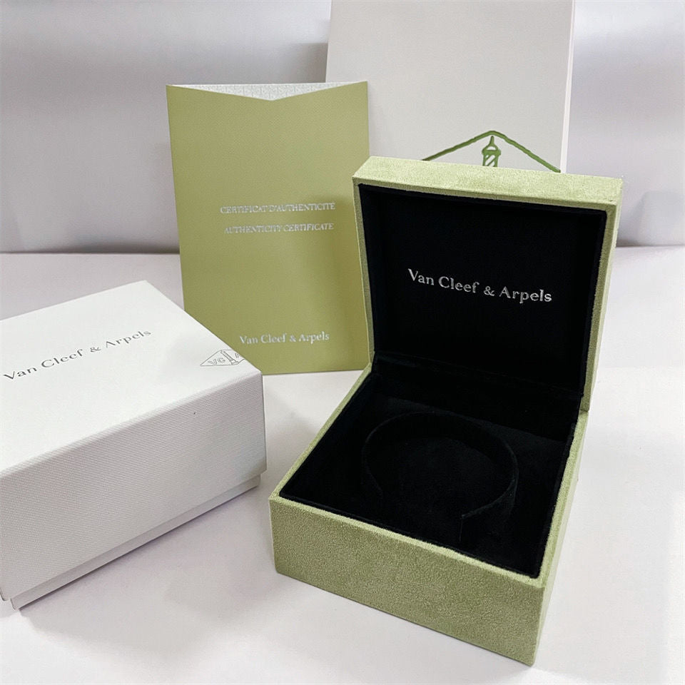 LumiVA Kleeblatt-Armband, Halskette, Ringbox, Geschenktüte