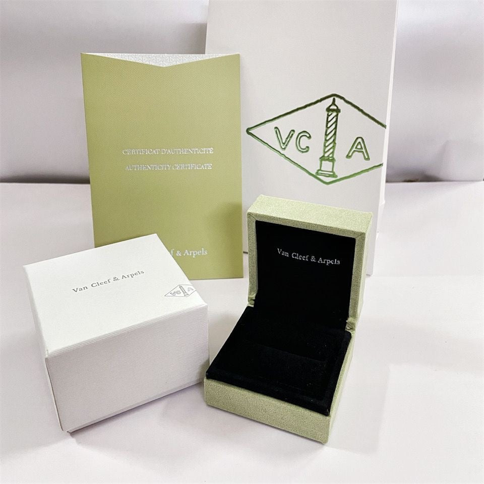 LumiVA Kleeblatt-Armband, Halskette, Ringbox, Geschenktüte