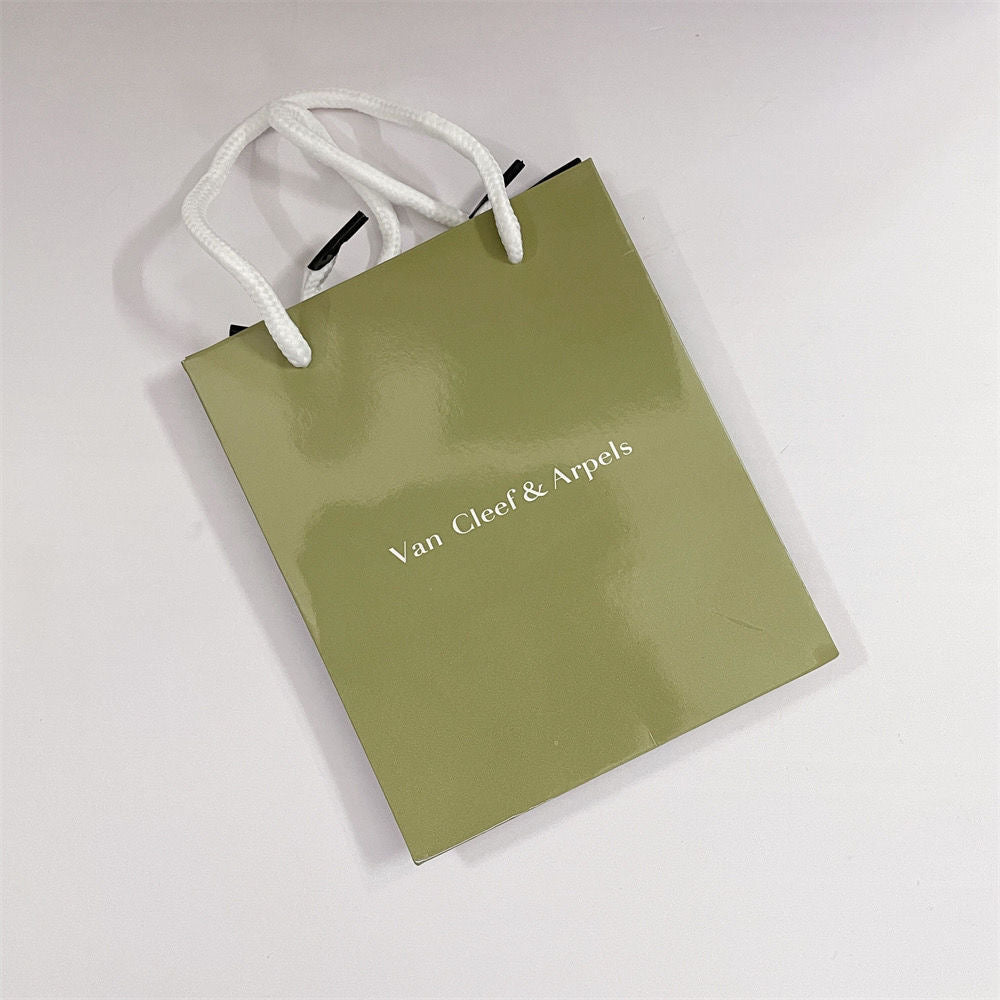 LumiVA Kleeblatt-Armband, Halskette, Ringbox, Geschenktüte